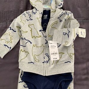 Carter’s 3-6 month 3 piece set grey with blue dinosaurs